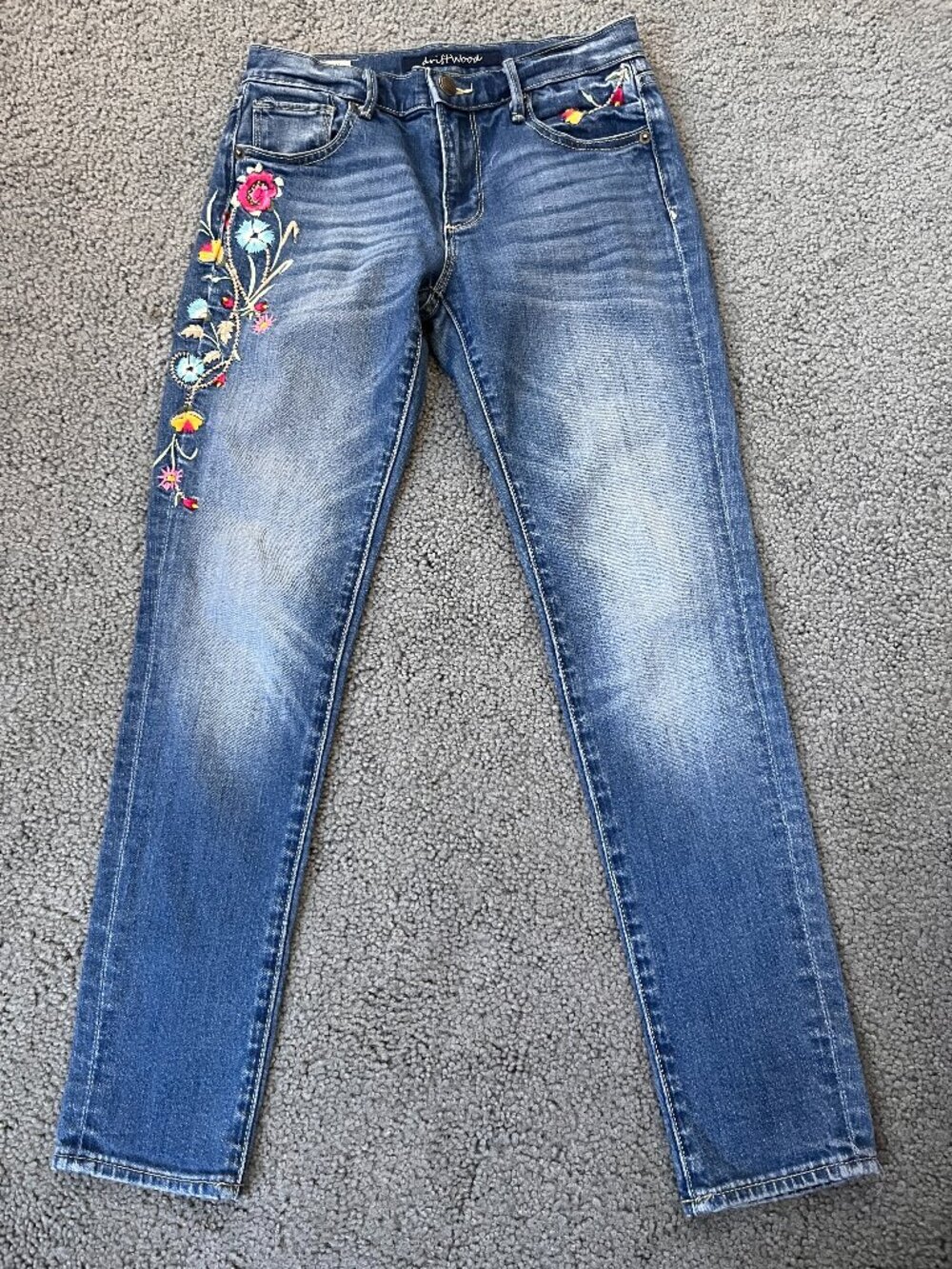 DRIFTWOOD SUNDANCE EMBROIDERED MARILYN STRAIGHT LEG/SKIINY JEANS - EUC - SIZE 25